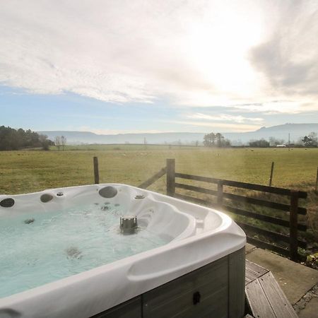 Bicton Lea Villa Acton  Bagian luar foto