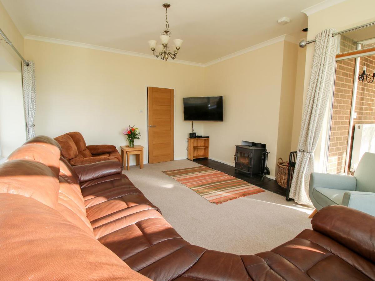 Bicton Lea Villa Acton  Bagian luar foto