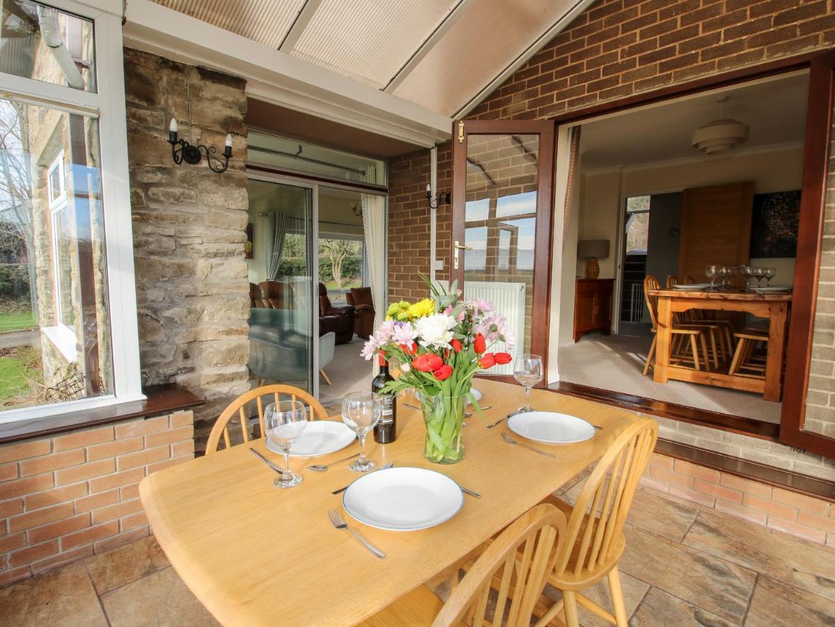 Bicton Lea Villa Acton  Bagian luar foto