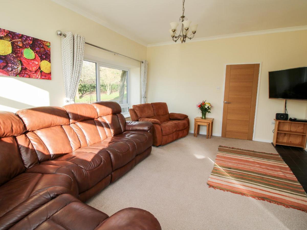 Bicton Lea Villa Acton  Bagian luar foto