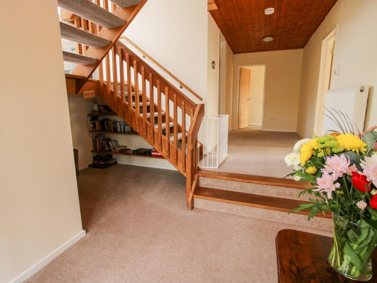 Bicton Lea Villa Acton  Bagian luar foto