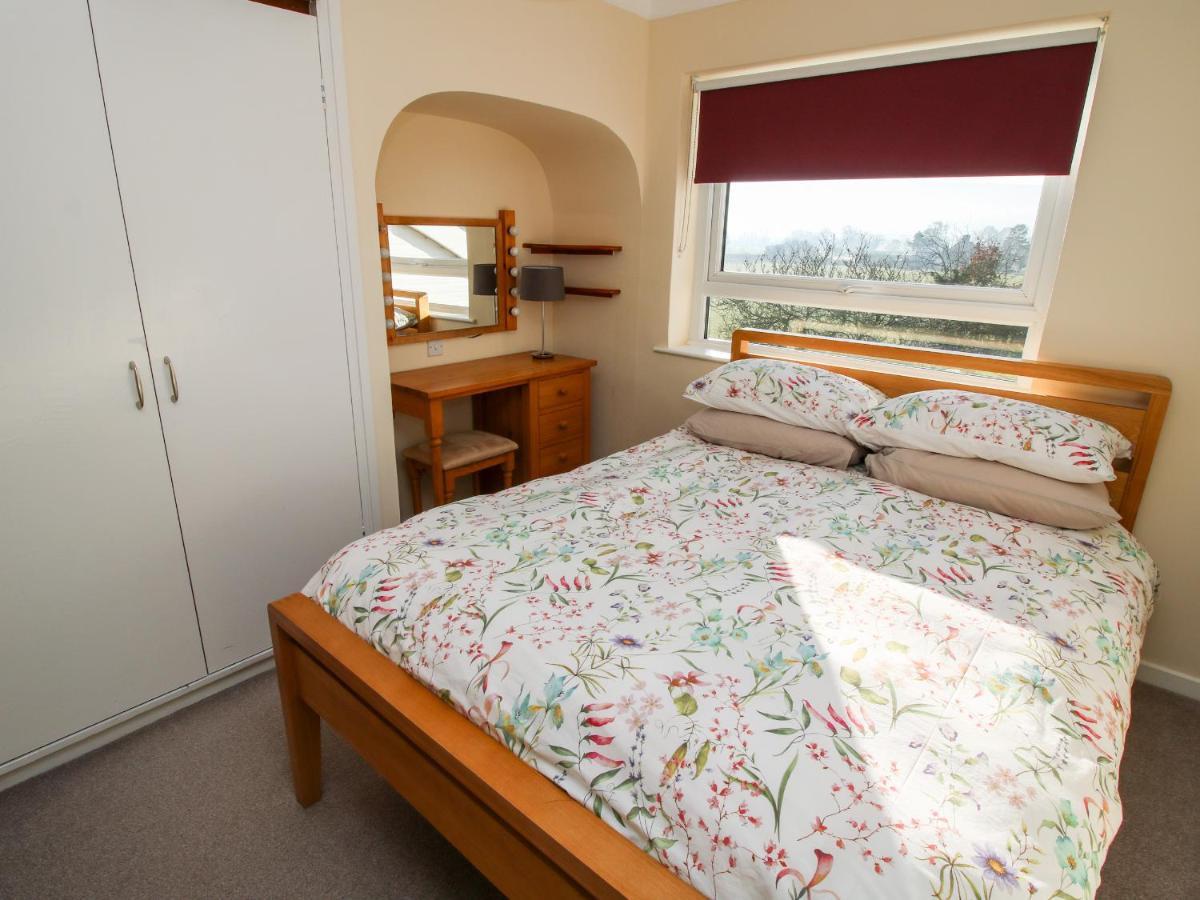 Bicton Lea Villa Acton  Bagian luar foto