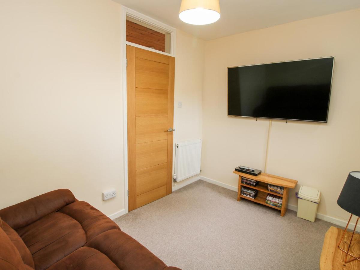 Bicton Lea Villa Acton  Bagian luar foto
