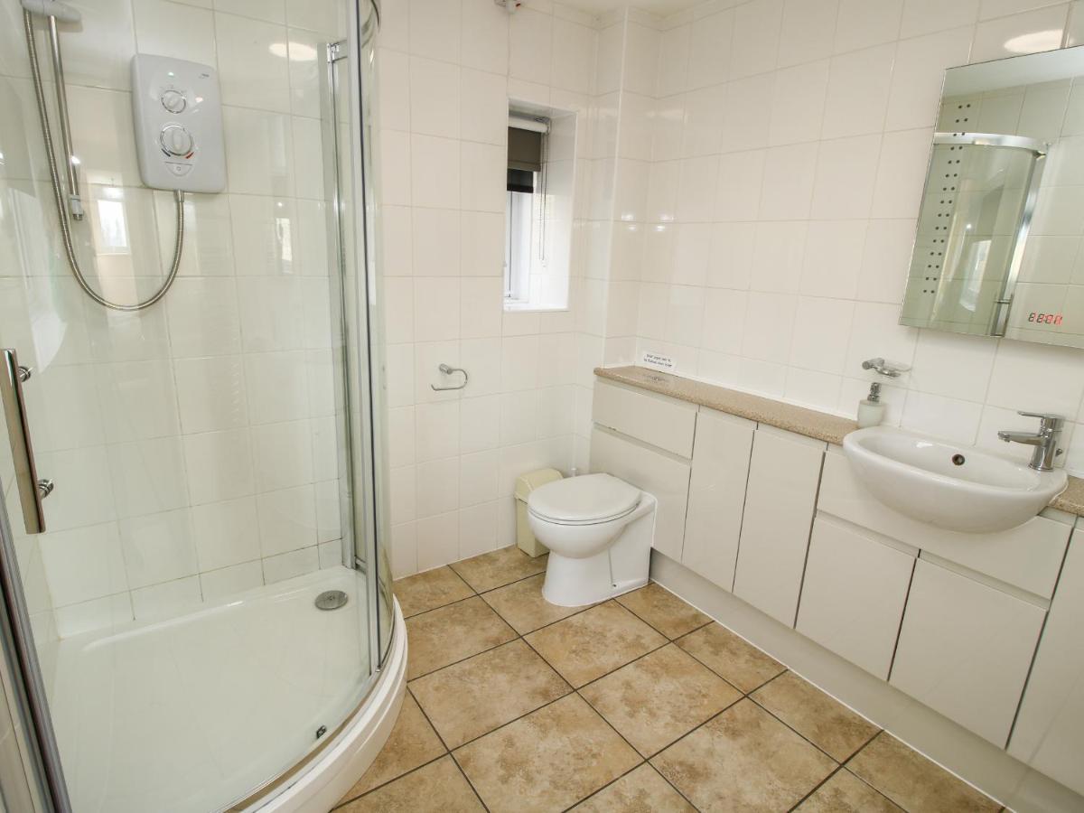 Bicton Lea Villa Acton  Bagian luar foto