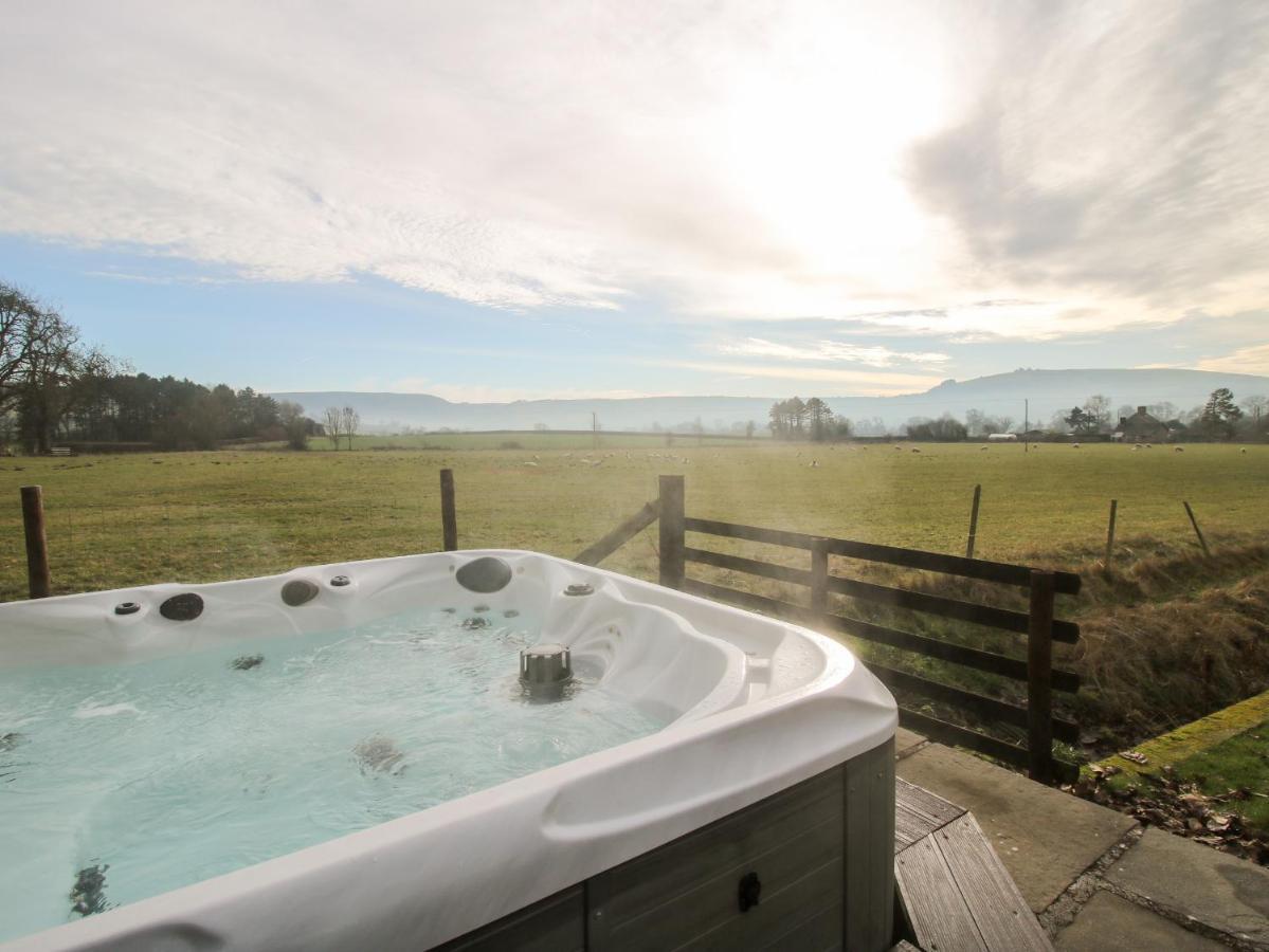 Bicton Lea Villa Acton  Bagian luar foto