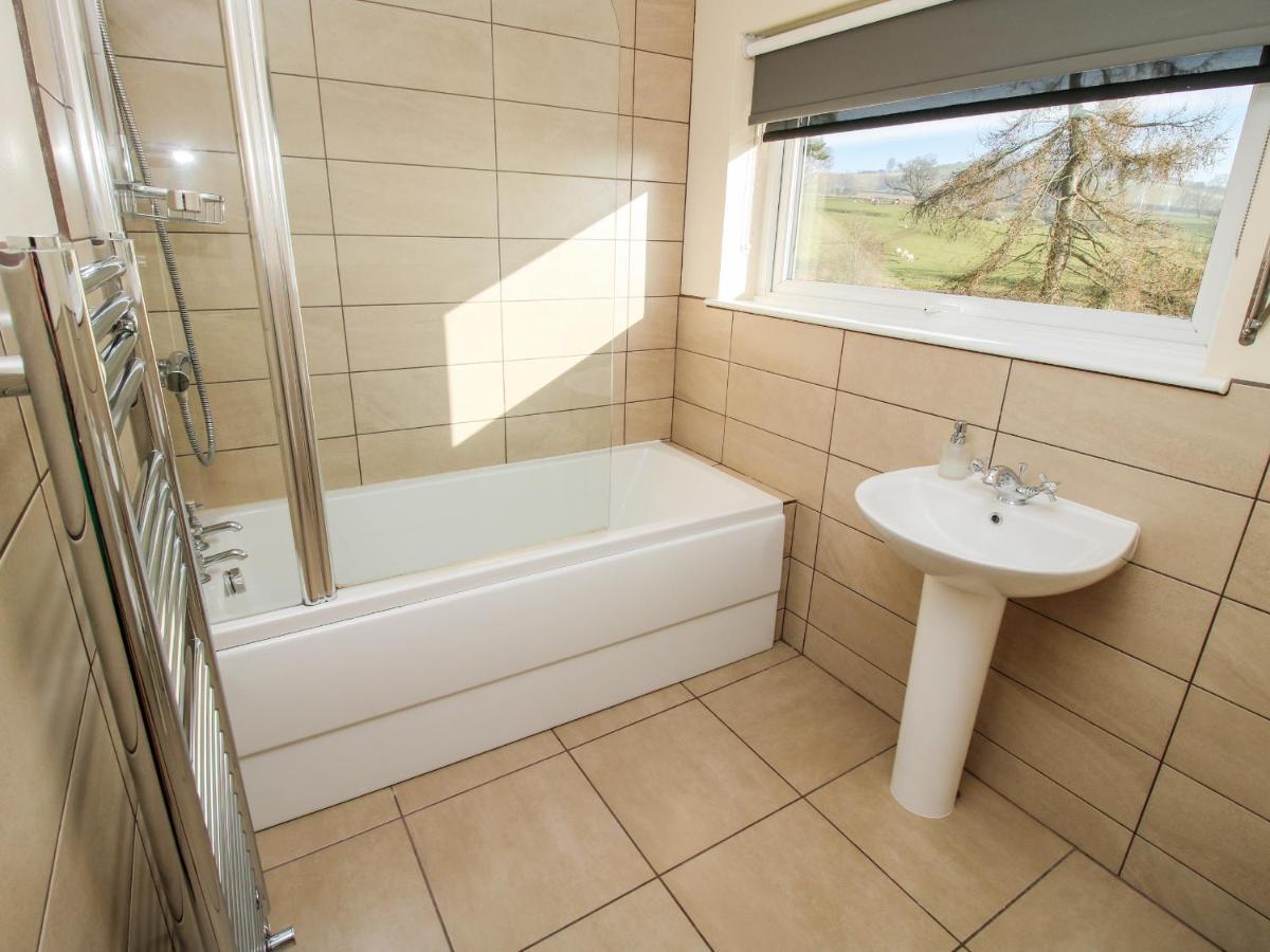Bicton Lea Villa Acton  Bagian luar foto