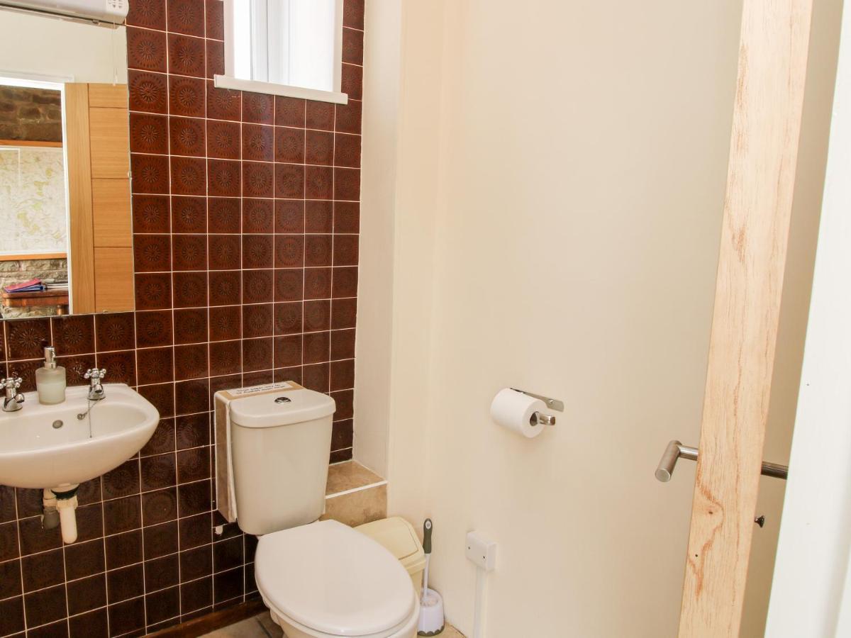 Bicton Lea Villa Acton  Bagian luar foto